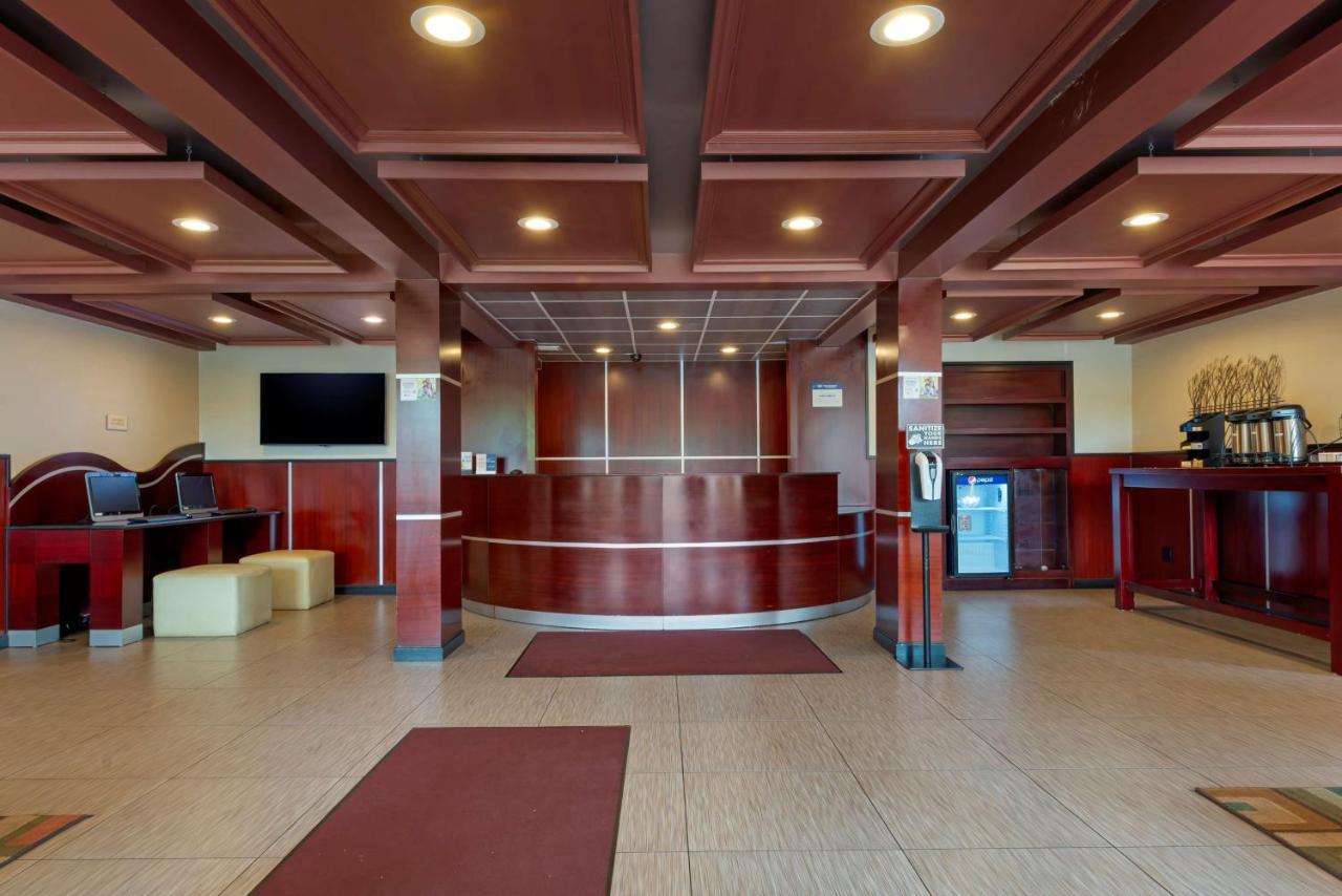 Best Western Plus Poconos Tannersville Exterior photo
