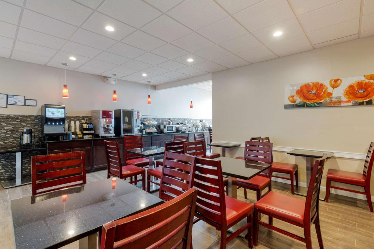 Best Western Plus Poconos Tannersville Exterior photo