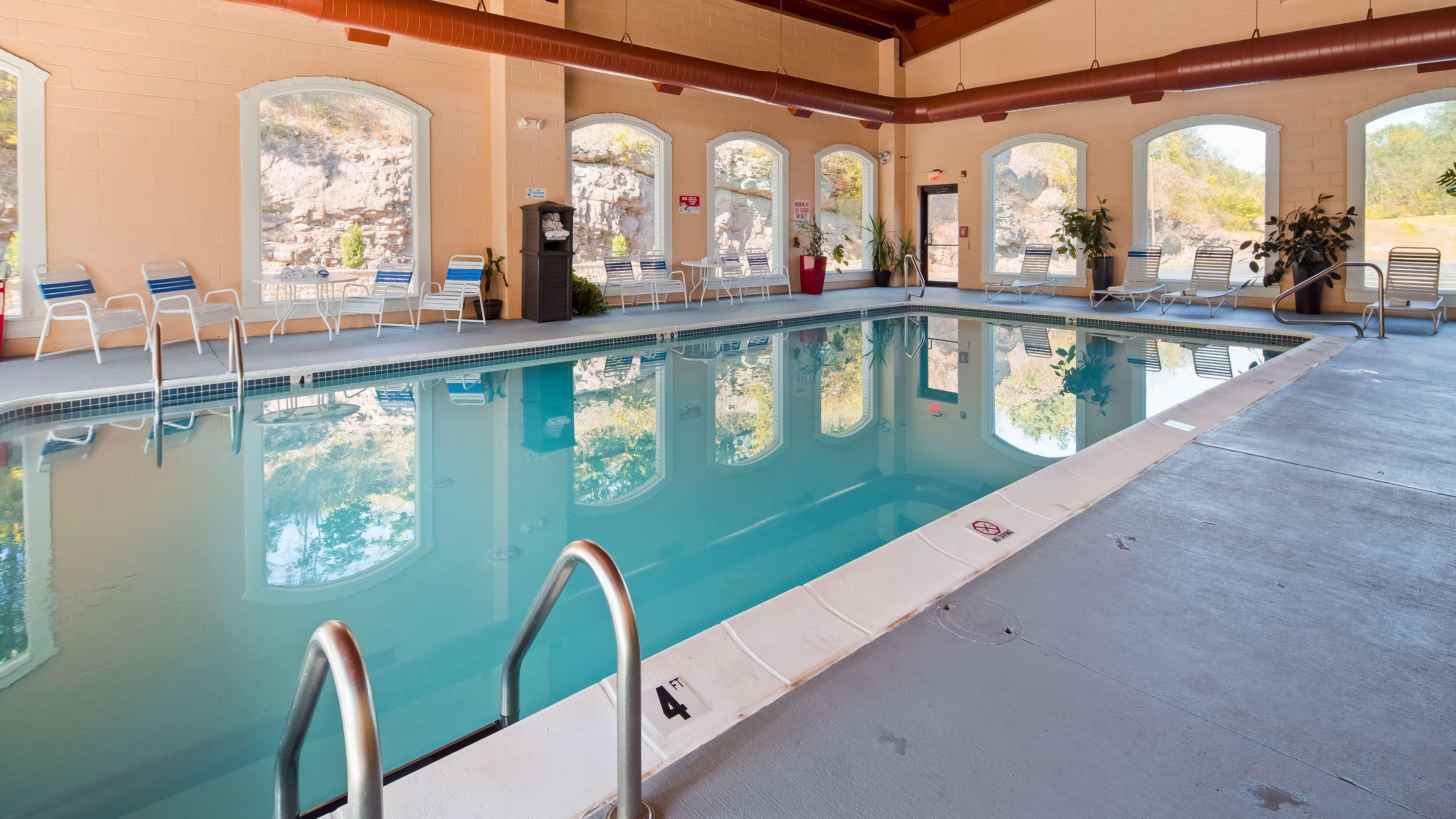 Best Western Plus Poconos Tannersville Exterior photo