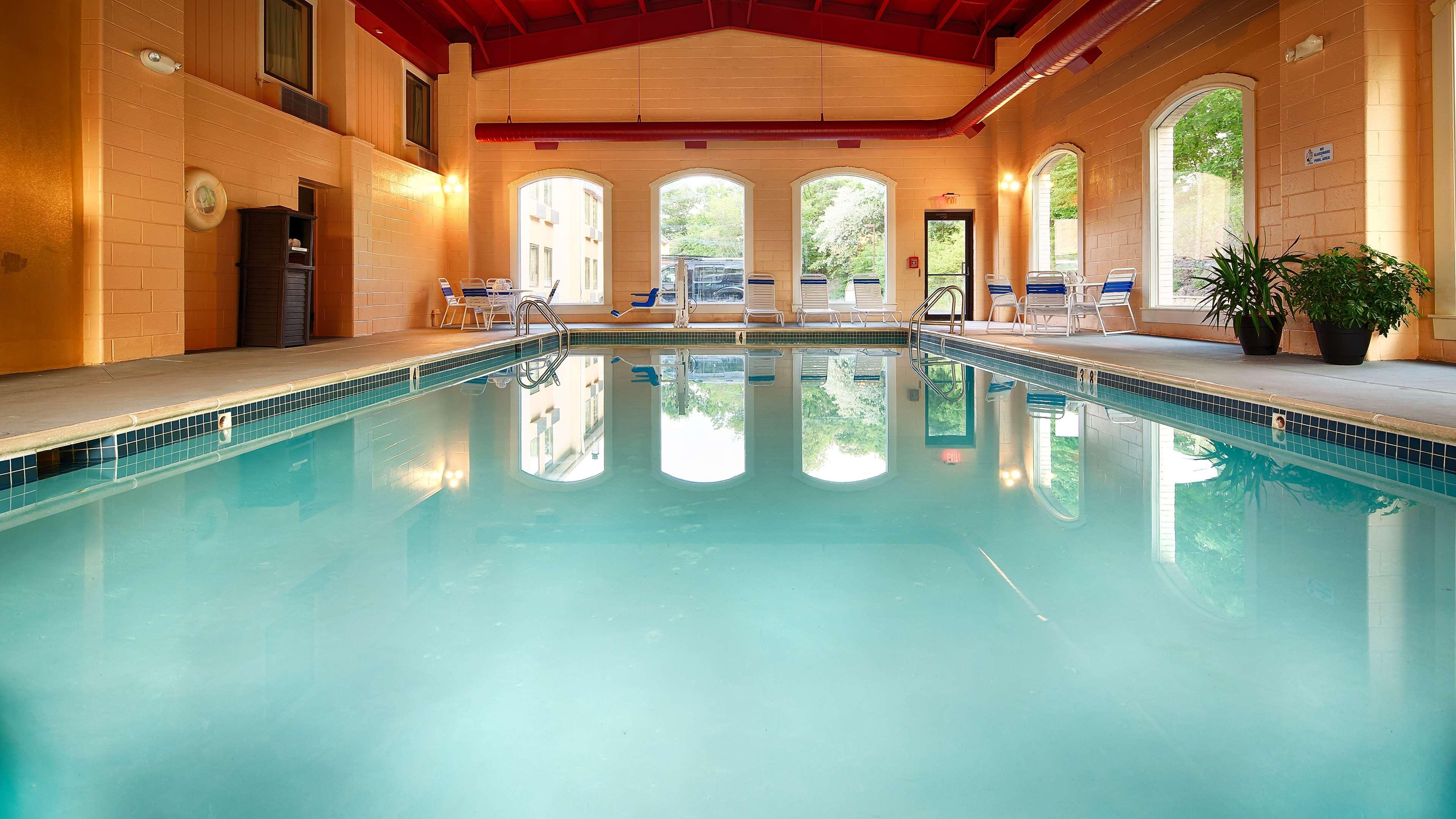 Best Western Plus Poconos Tannersville Exterior photo