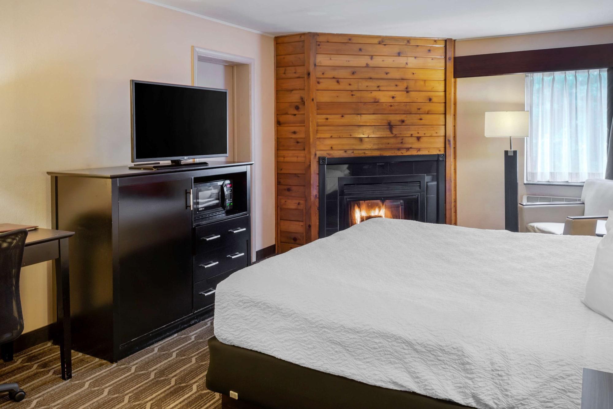 Best Western Plus Poconos Tannersville Exterior photo